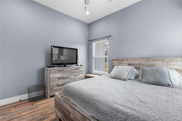 5533 Wildwood Road, Van Buren, AR 72956