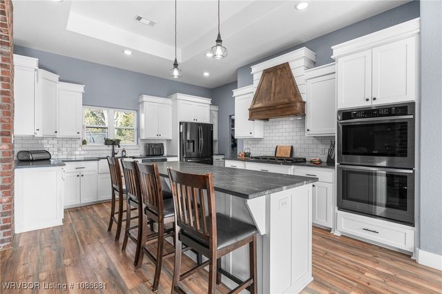 5533 Wildwood Road, Van Buren, AR 72956