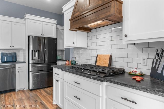 5533 Wildwood Road, Van Buren, AR 72956