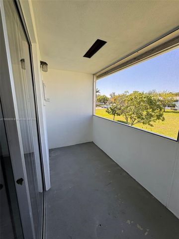218 Windsor J 218, West Palm Beach, FL 33417
