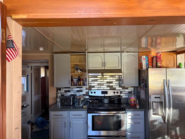 30 Dennison Avenue, Salem, NH 03079