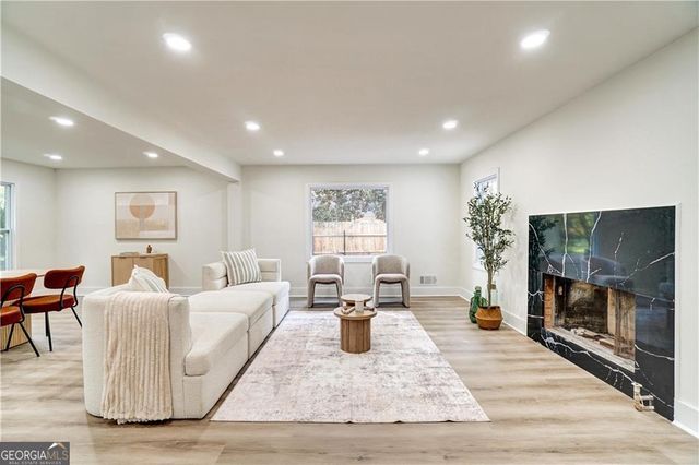 1414 Logan Circle, Marietta, GA 30062
