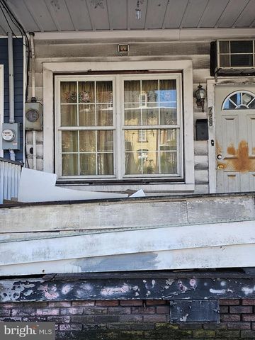 728 E CENTRE ST, Mahanoy City, PA 17948