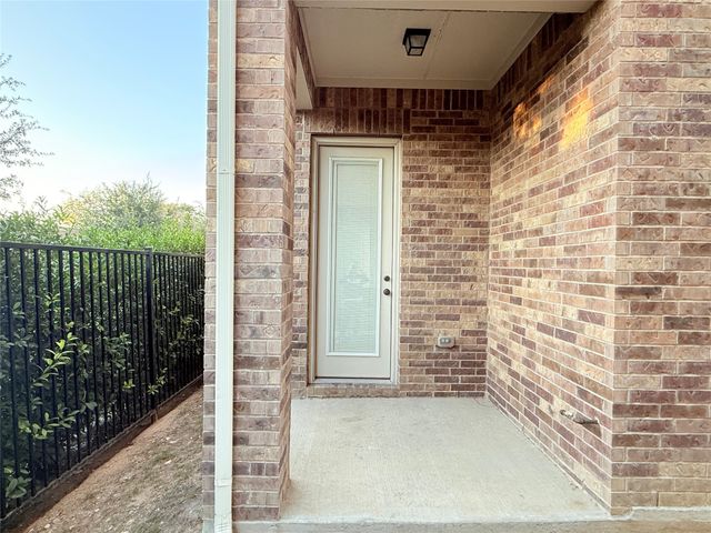 9815 Romo Street, Irving, TX 75063