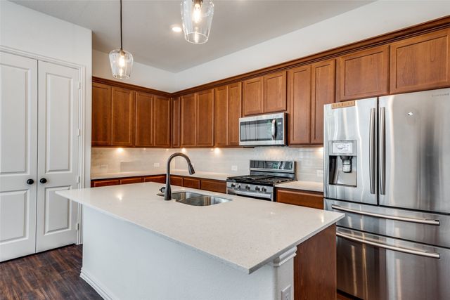 9815 Romo Street, Irving, TX 75063