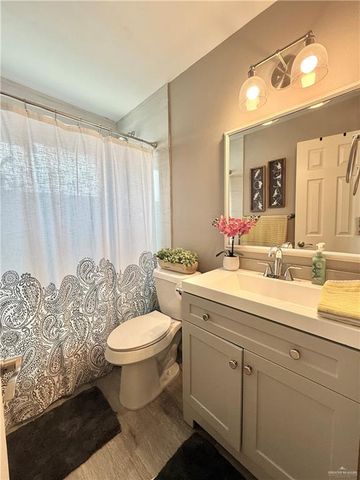 2213 E 20th Street, Mission, TX 78572