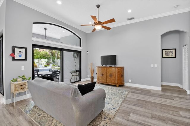 6133 Indian Forest Circle, Lake Worth, FL 33463