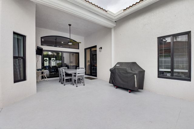 6133 Indian Forest Circle, Lake Worth, FL 33463