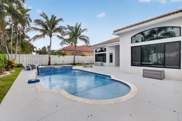 6133 Indian Forest Circle, Lake Worth, FL 33463