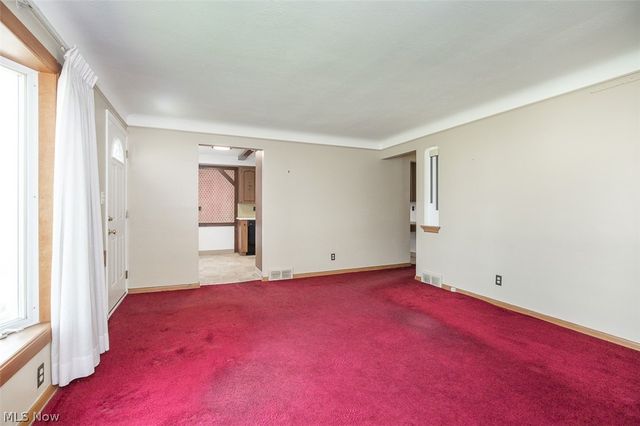 8409 Wainstead Drive, Parma, OH 44129