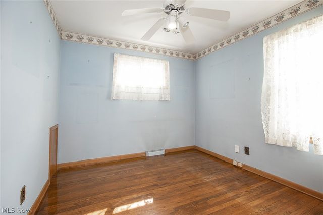 8409 Wainstead Drive, Parma, OH 44129