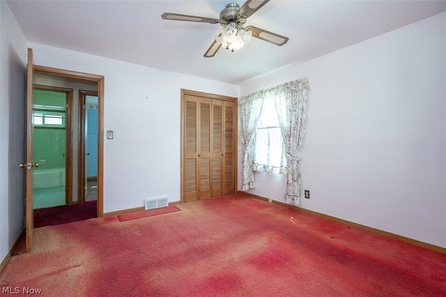 8409 Wainstead Drive, Parma, OH 44129