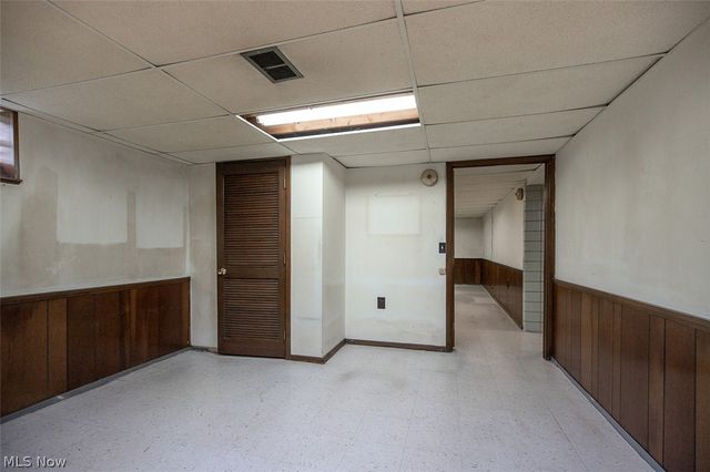 8409 Wainstead Drive, Parma, OH 44129