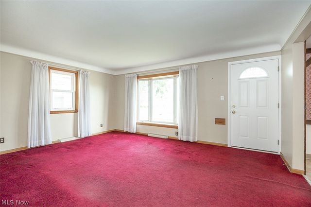 8409 Wainstead Drive, Parma, OH 44129