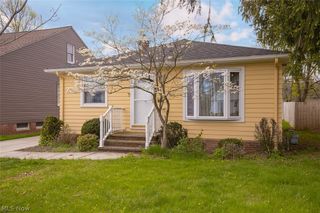 8409 Wainstead Drive, Parma, OH 44129