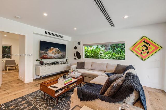 79 W Shore Dr, Miami, FL 33133