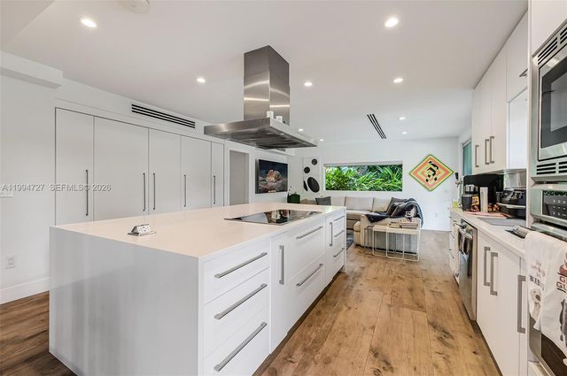 79 W Shore Dr, Miami, FL 33133