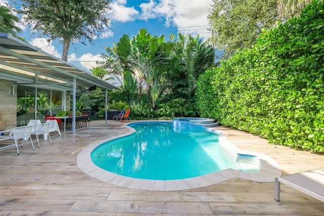 79 W Shore Dr, Miami, FL 33133