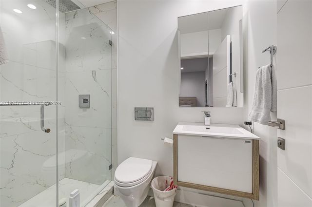 79 W Shore Dr, Miami, FL 33133