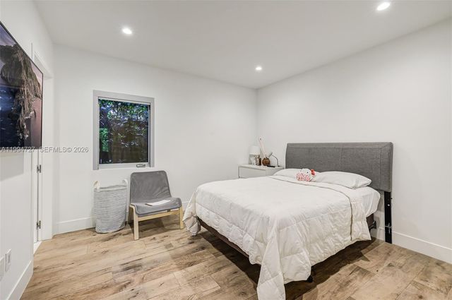 79 W Shore Dr, Miami, FL 33133