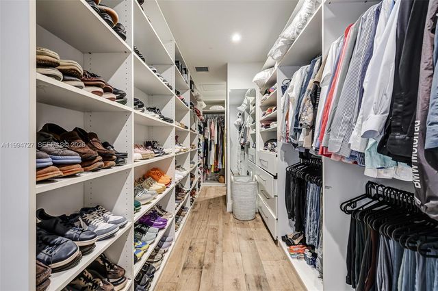 79 W Shore Dr, Miami, FL 33133