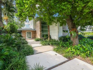 79 W Shore Dr, Miami, FL 33133