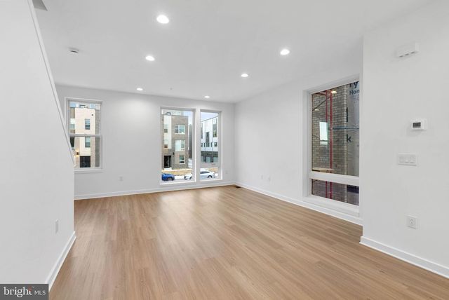 3022 SCHIRRA LN, Philadelphia, PA 19125