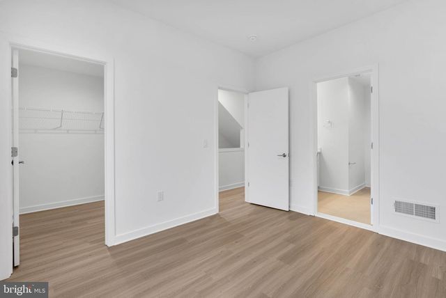 3022 SCHIRRA LN, Philadelphia, PA 19125