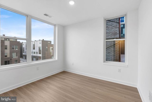 3022 SCHIRRA LN, Philadelphia, PA 19125