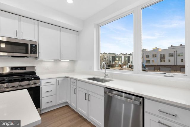 3022 SCHIRRA LN, Philadelphia, PA 19125