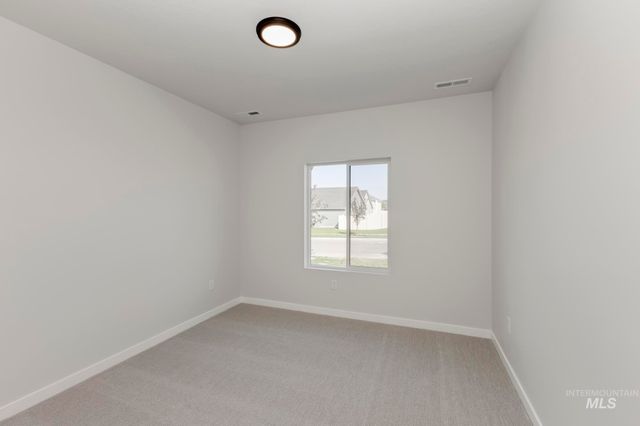 8286 E Cool River Lp, Nampa, ID 83687