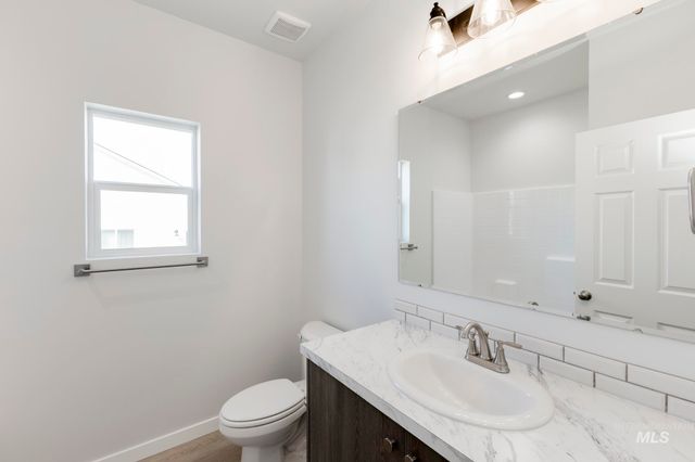 8286 E Cool River Lp, Nampa, ID 83687