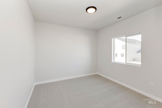 8286 E Cool River Lp, Nampa, ID 83687