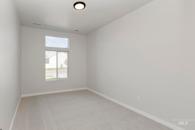 8286 E Cool River Lp, Nampa, ID 83687