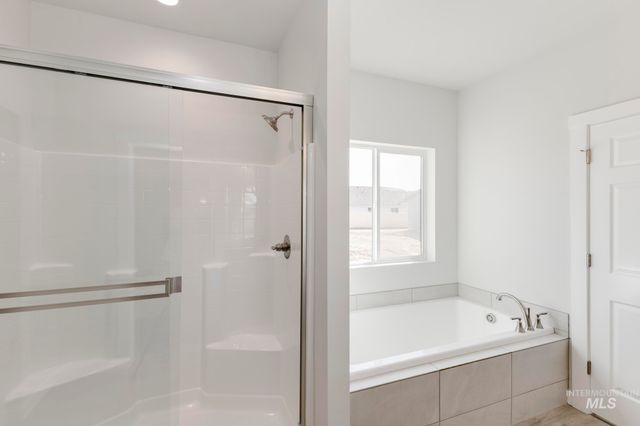 8286 E Cool River Lp, Nampa, ID 83687