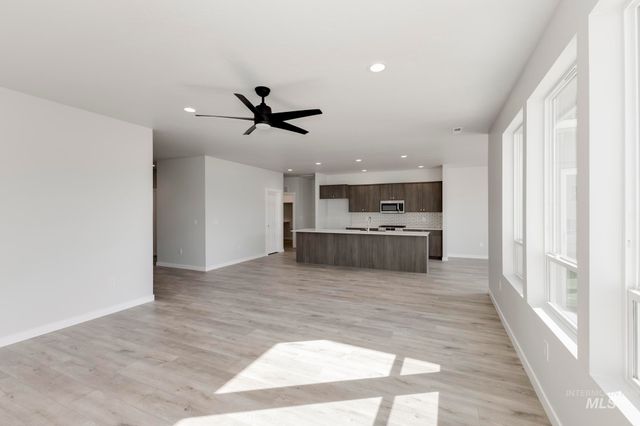 8286 E Cool River Lp, Nampa, ID 83687