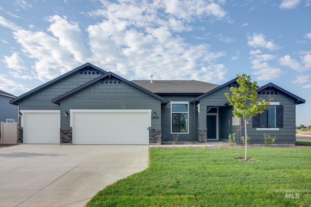 8286 E Cool River Lp, Nampa, ID 83687