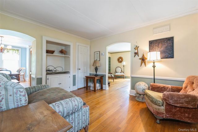 200 Greene Avenue, Sayville, NY 11782