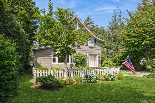 200 Greene Avenue, Sayville, NY 11782