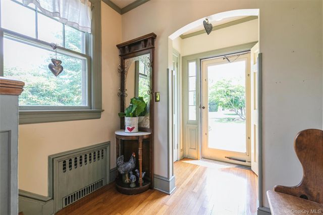 200 Greene Avenue, Sayville, NY 11782