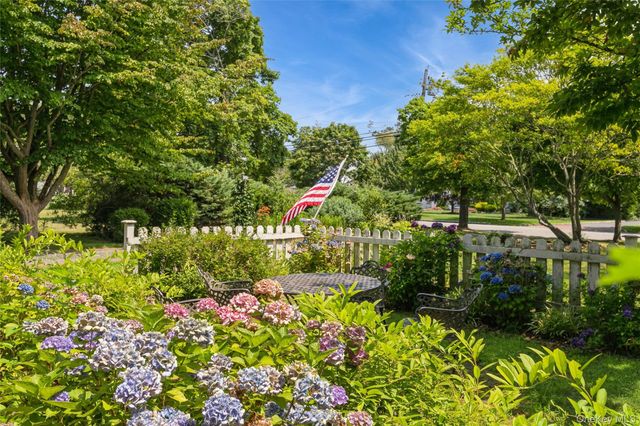 200 Greene Avenue, Sayville, NY 11782