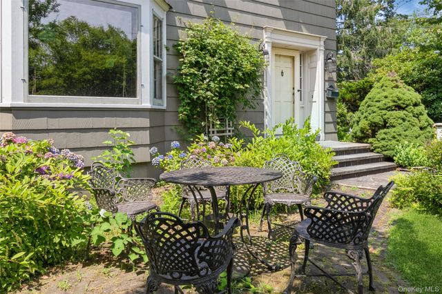 200 Greene Avenue, Sayville, NY 11782