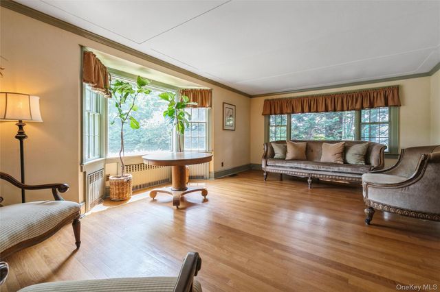 200 Greene Avenue, Sayville, NY 11782
