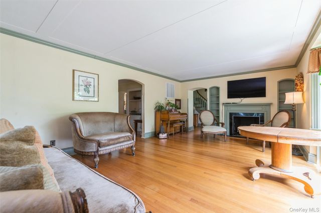 200 Greene Avenue, Sayville, NY 11782