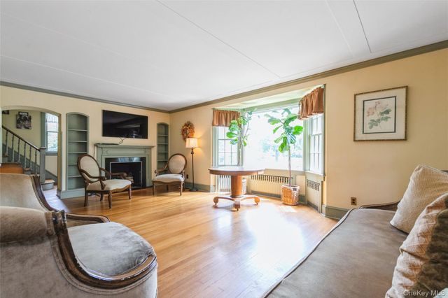 200 Greene Avenue, Sayville, NY 11782