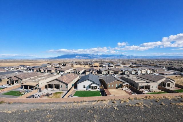 704 Amatista Loop SE, Rio Rancho, NM 87124