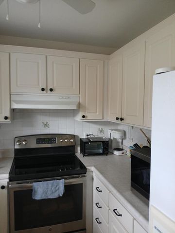 92 Seville Drive, Delray Beach, FL 33446