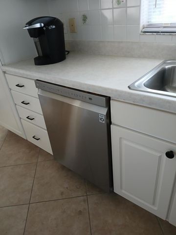 92 Seville Drive, Delray Beach, FL 33446