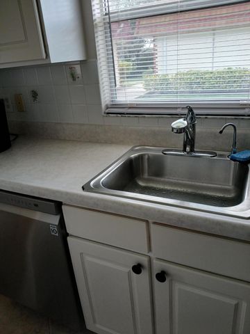 92 Seville Drive, Delray Beach, FL 33446