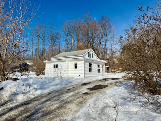 52 Pocket Hill Road, Plattsburgh, NY 12901